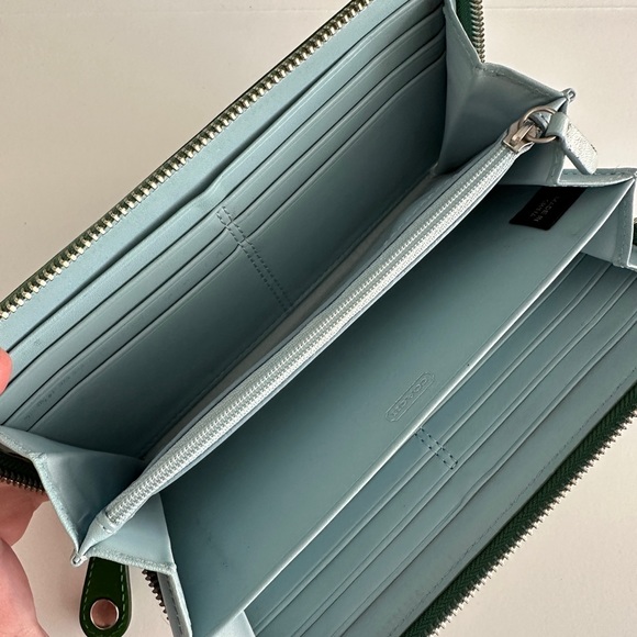 Coach accordion zip wallet - Picture 4 of 4